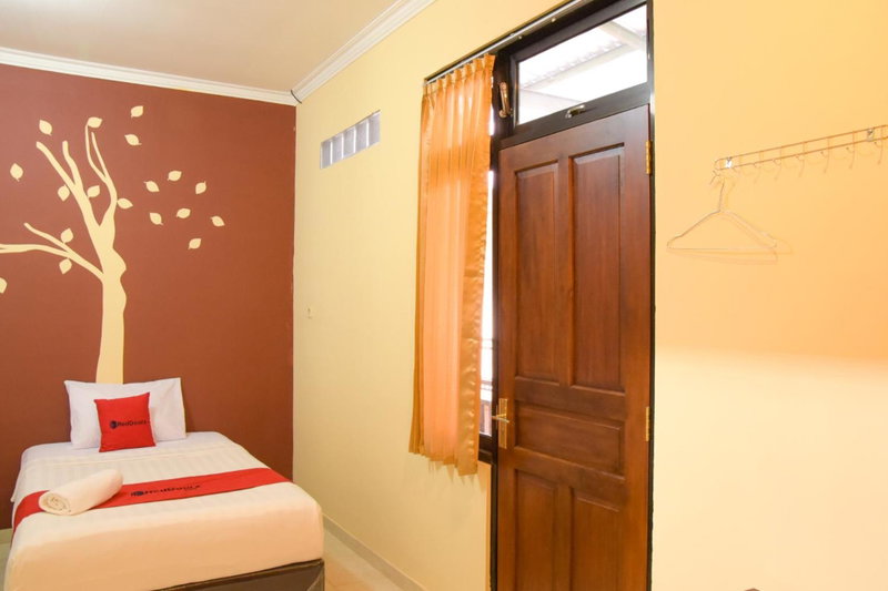 RedDoorz at MM Guesthouse Yogyakarta, Yogyakarta, Indonesia