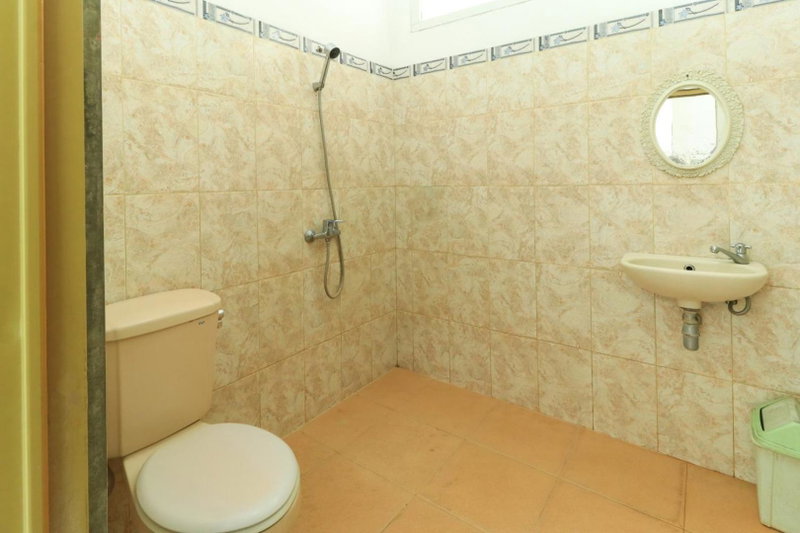 Villa Bunga Guest House RedPartner, Malang, Indonesia