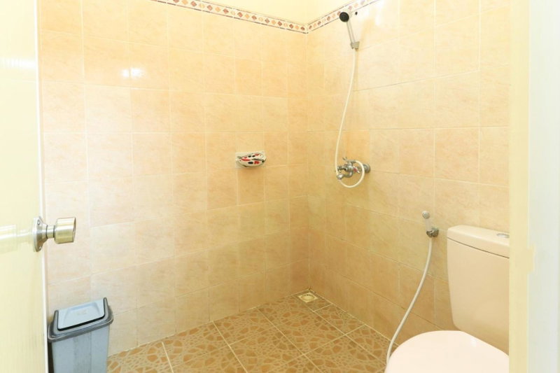 Villa Bunga Guest House RedPartner, Malang, Indonesia