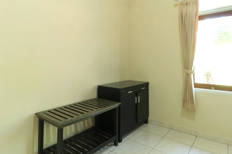 Villa Bunga Guest House RedPartner, Malang, Indonesia