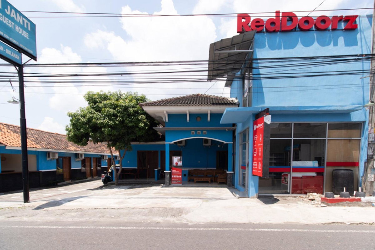 RedDoorz @ Raya Janti Yogyakarta, Indonesia