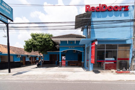 RedDoorz @ Raya Janti Yogyakarta, Yogyakarta, Indonesia