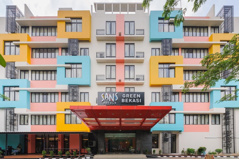 Sans Hotel The Green Bekasi by RedDoorz, Bekasi, Indonesia