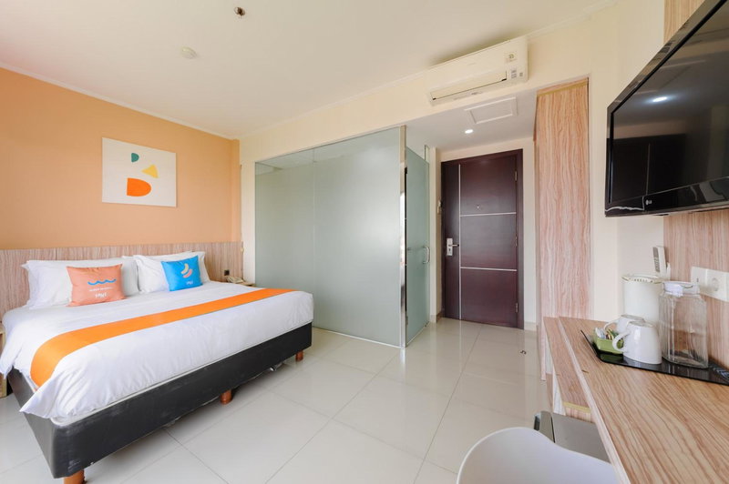 Sans Hotel The Green Bekasi by RedDoorz, Bekasi, Indonesia