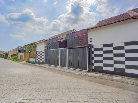 Hotel O Happy Homestay Syariah, Malang, Indonesia