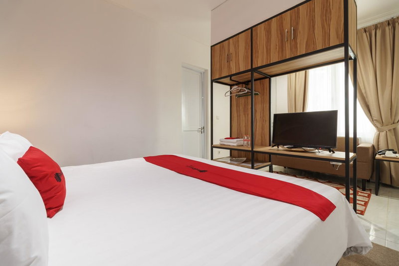 RedDoorz Plus near Exit Toll Puncak 2, Bogor, Indonesia