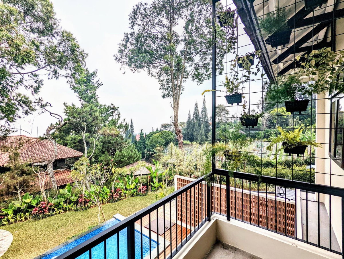 Cottonwood Exclusive Villa @Lembang Asri - Jacuzzi Playground Netflix Billyard, Indonesia