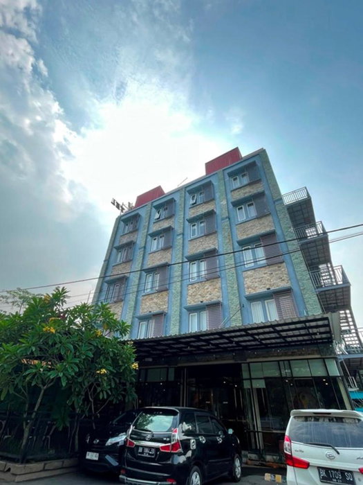 CREW EXPRESS Hotel, Lubukpakam, Indonesia