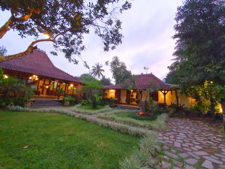 Ndalem Nitihardjan, Borobudur, Indonesia