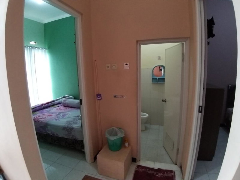 Ken's Villa 8, Batu, Indonesia