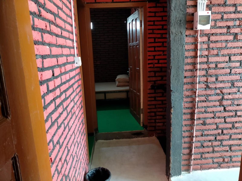 Kendang Kempul Hostel, Dadapan, Indonesia
