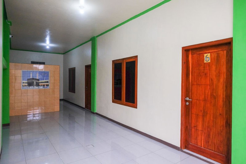Urbanview Syariah Zidney 3 Salatiga by RedDoorz, Salatiga, Indonesia