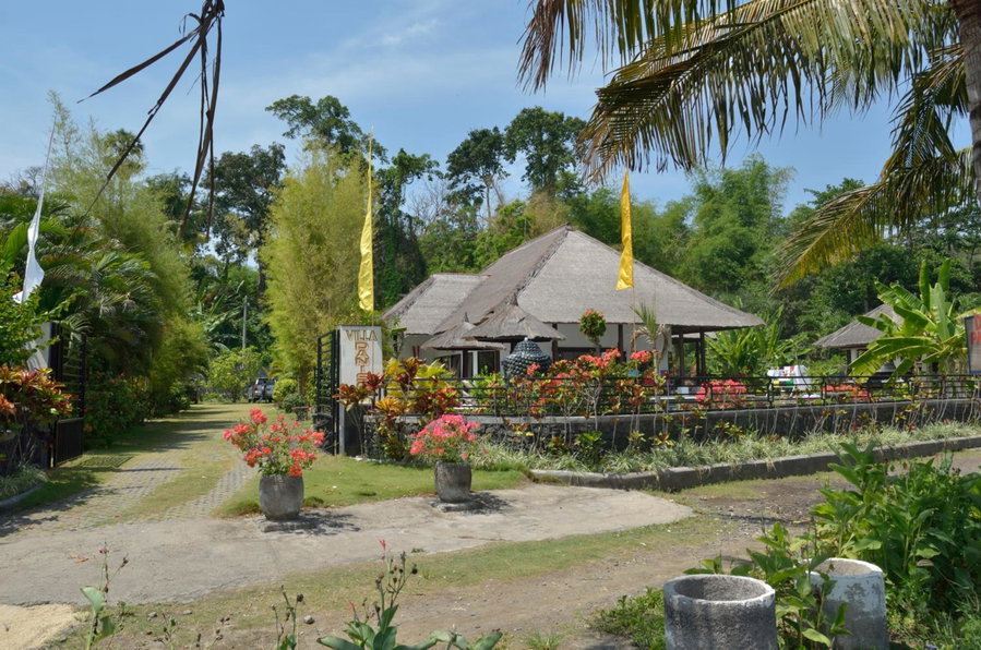 Villa Danison, Umeanyar, Indonesia