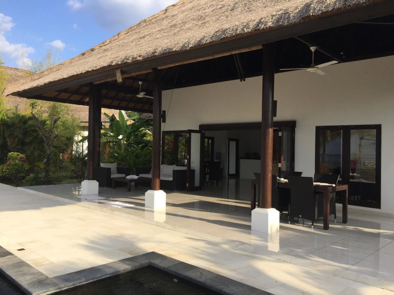 Villa Danison, Umeanyar, Indonesia
