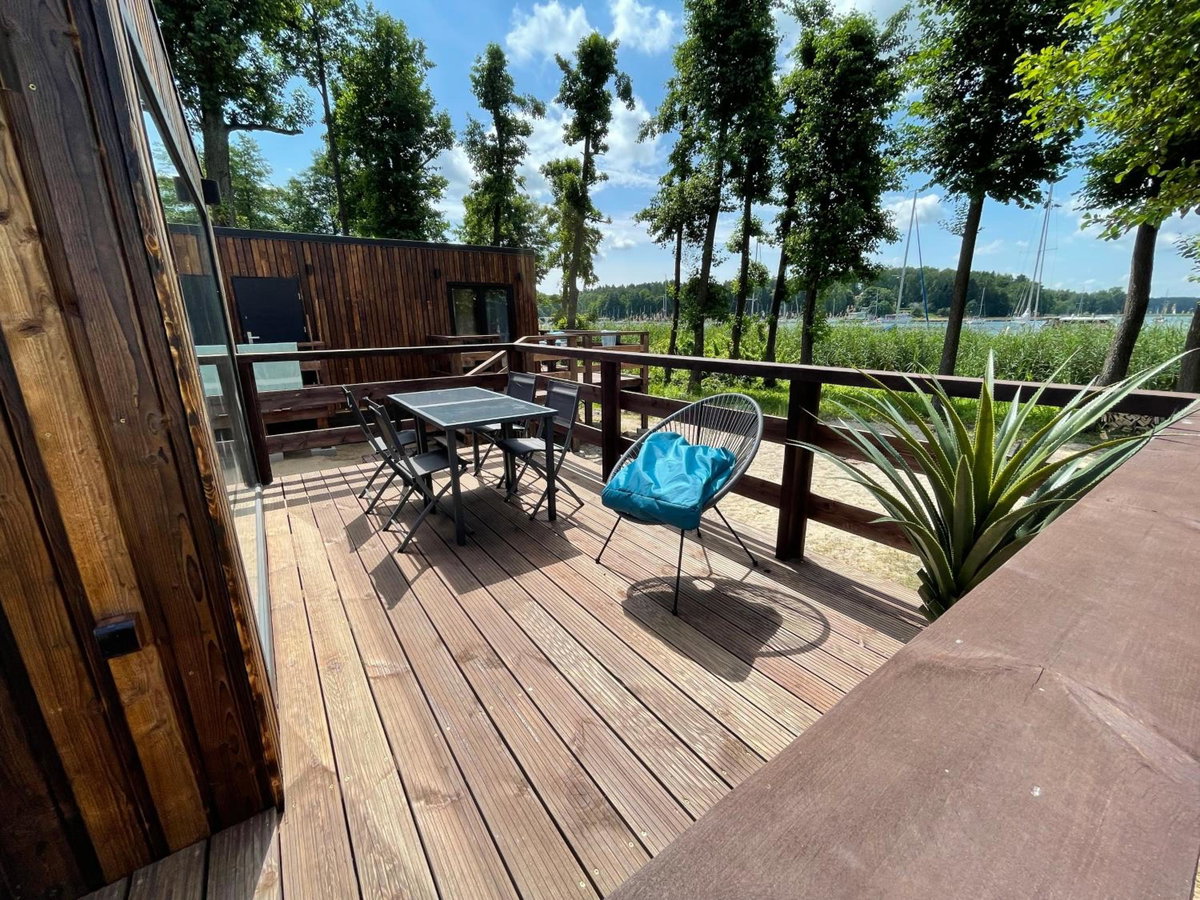 XOXO Lake House, Poland