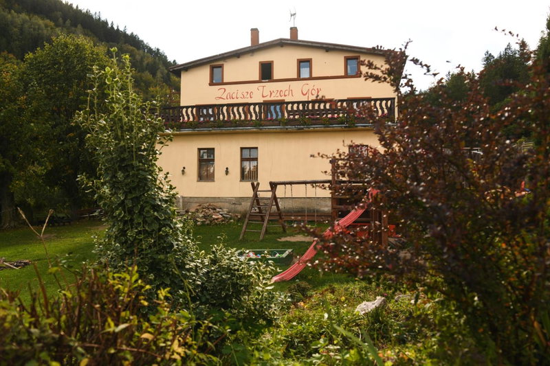 Zacisze Trzech Gór- klimatyczne noclegi i restauracja, Jedlina-Zdrój, Poland