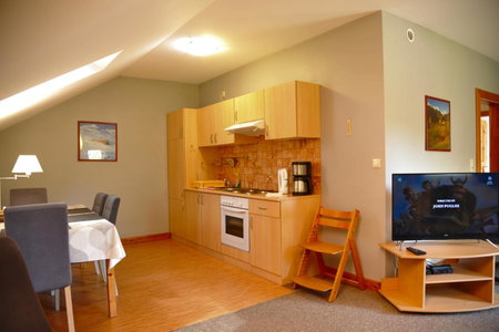 Duży apartament w Karpaczu, cisza, parking, balkon lub taras, zieleń, plac zabaw, sklep 5min, Karpacz, Poland