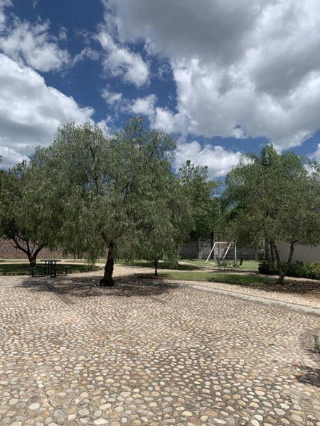 Villa Quinta Lomas casa completa con aéreas verdes, León, Mexico