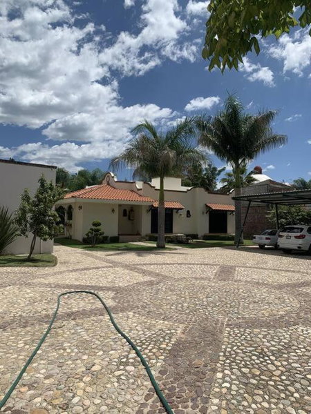 Villa Quinta Lomas casa completa con aéreas verdes, León, Mexico