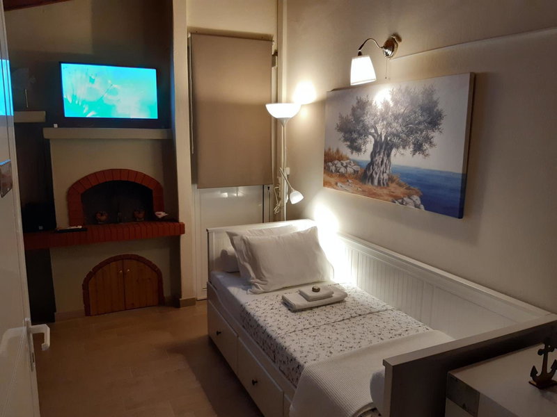 Cozy Apartments near the airport, Artemida, Greece