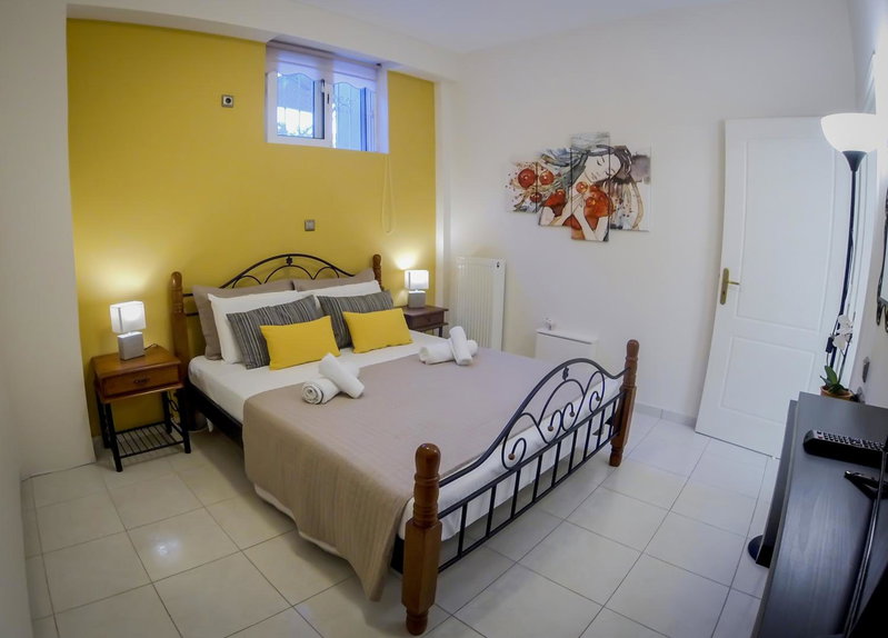 Cozy Apartments near the airport, Artemida, Greece