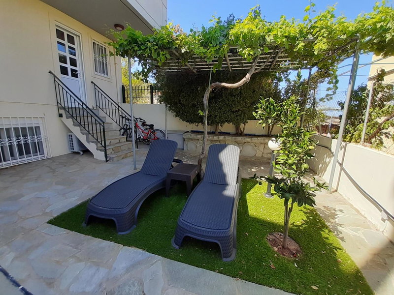 Cozy Apartments near the airport, Artemida, Greece
