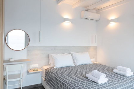 Sea Wind Apartments, Agios Stefanos, Greece