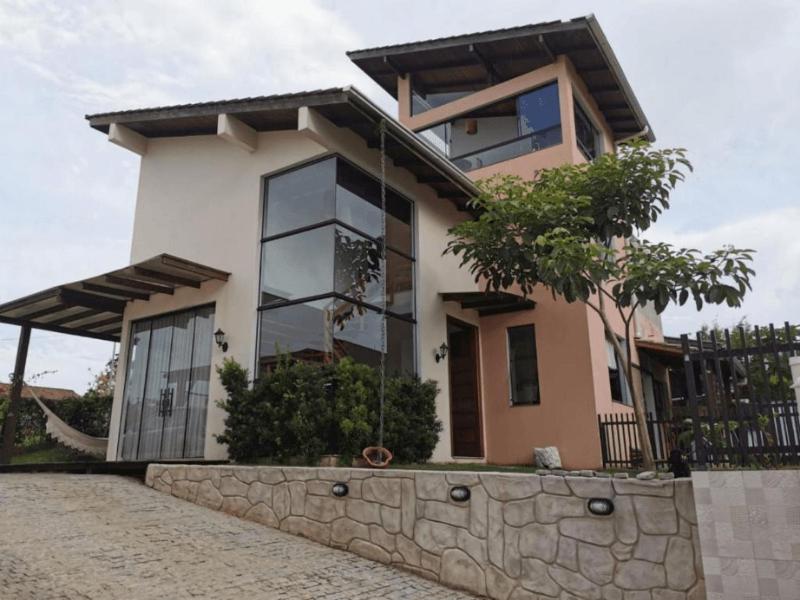 Casa da Flor Guest House – Praia Grande – Beto Carrero, Brazil