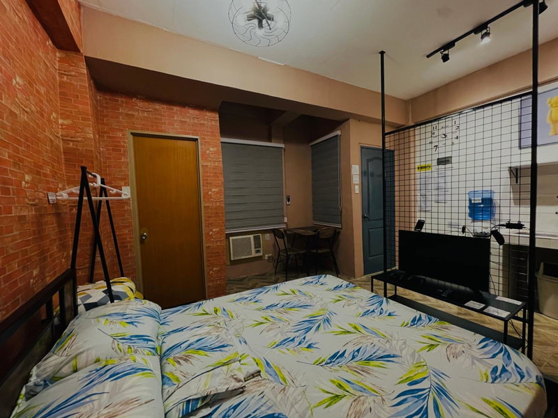 Staycation residences hotel quality transient Netflix wifi international cable tv hi speed fiber internet sanitize, Manila, Philippines