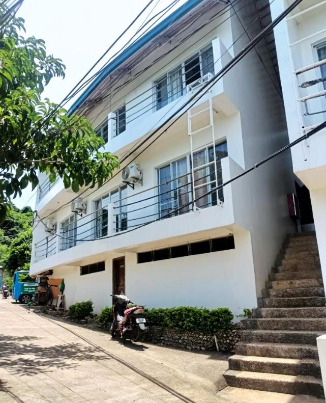RedDoorz at Garvs Boutique Hotel Boracay, Philippines