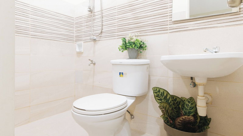 UrbanView @ Lacson Street Bacolod City by RedDoorz, Bacolod, Philippines