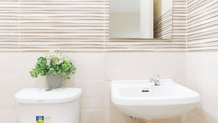 UrbanView @ Lacson Street Bacolod City by RedDoorz, Bacolod, Philippines