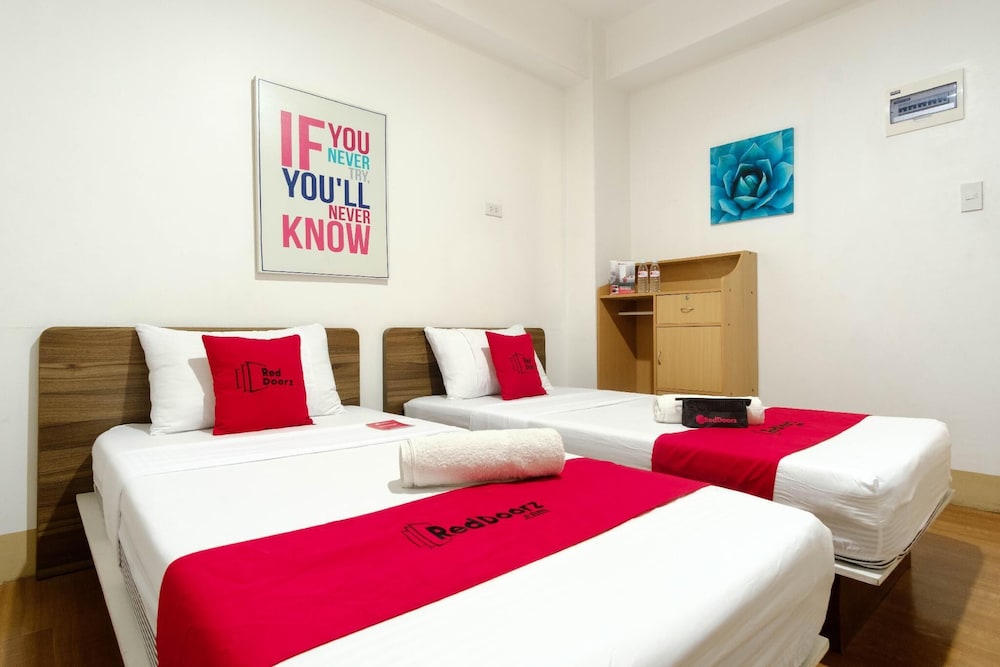 Hotel · RedDoorz near V Mapa Station, San Juan