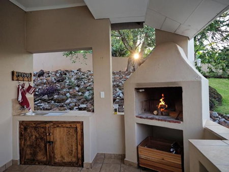 Poinsettia family Cottage, Hazyview, South Africa