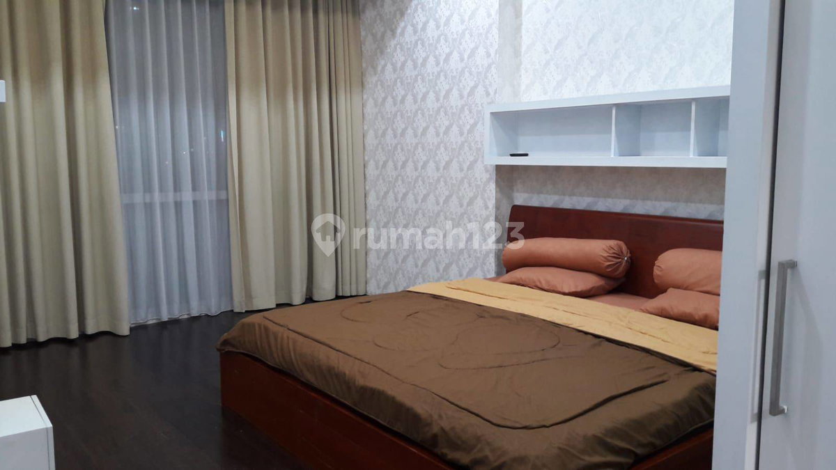 Kemang Village Residence, Индонезия