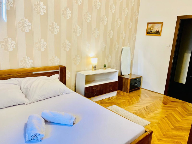 Hotel Apartment in square praha 2, Prague, Czechia
