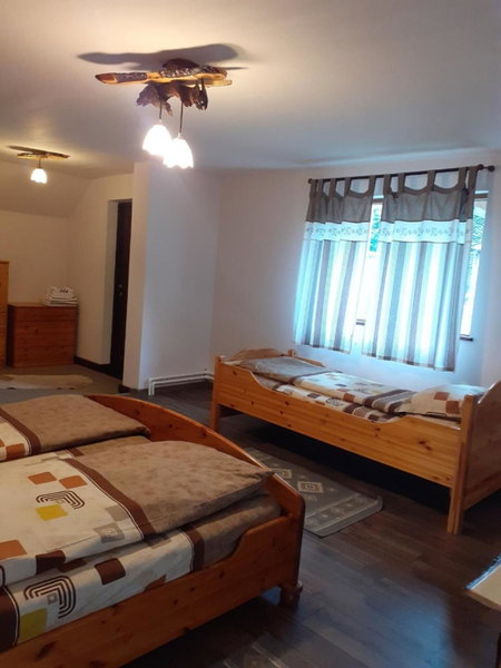 Cabana NEDA, Rausor, Romania