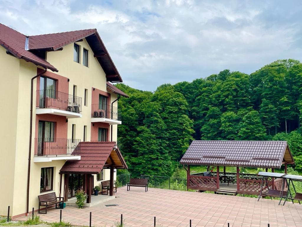 Pensiunea 7 Brazi II, Romania
