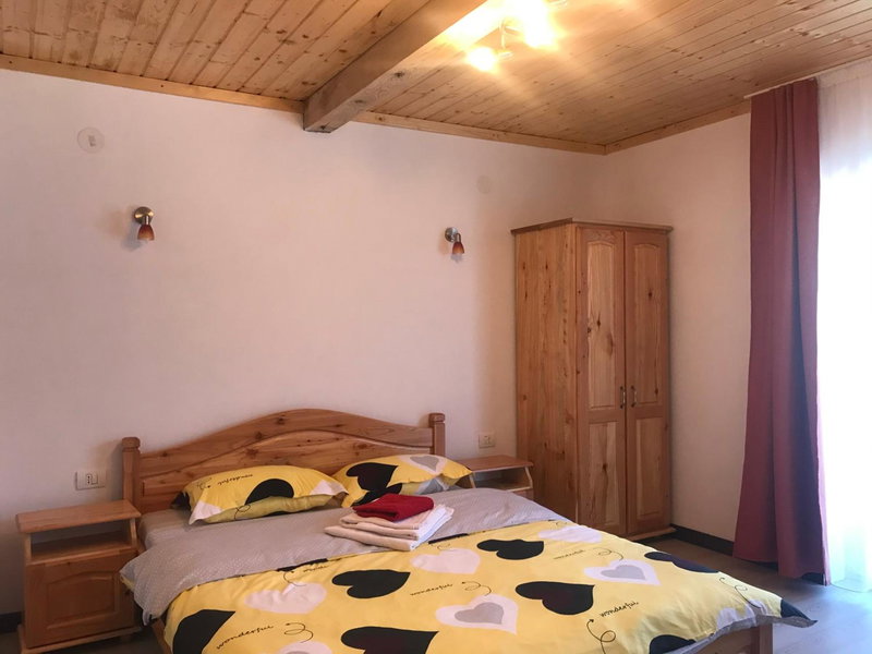 Pensiunea 7 Brazi II, Poiana Mărului, Romania