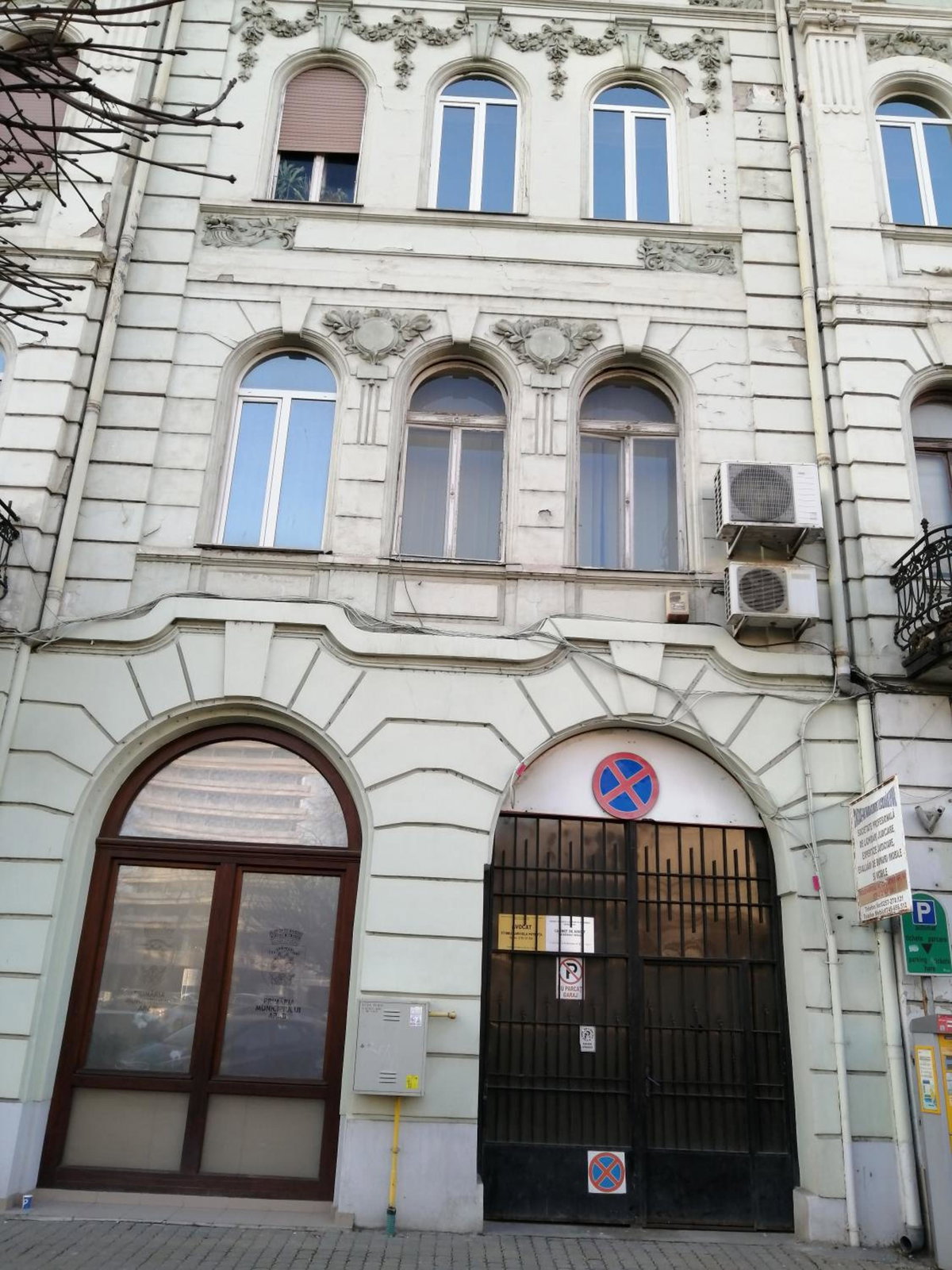 Casa Clau, Romania