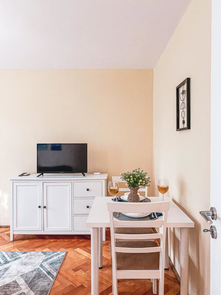 Central and Modern Apartment with Free Parking, Timişoara, Romania