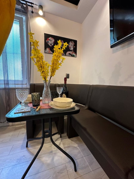 The Fame - Modern Studio in Top Location & Parking, Craiova, Romania