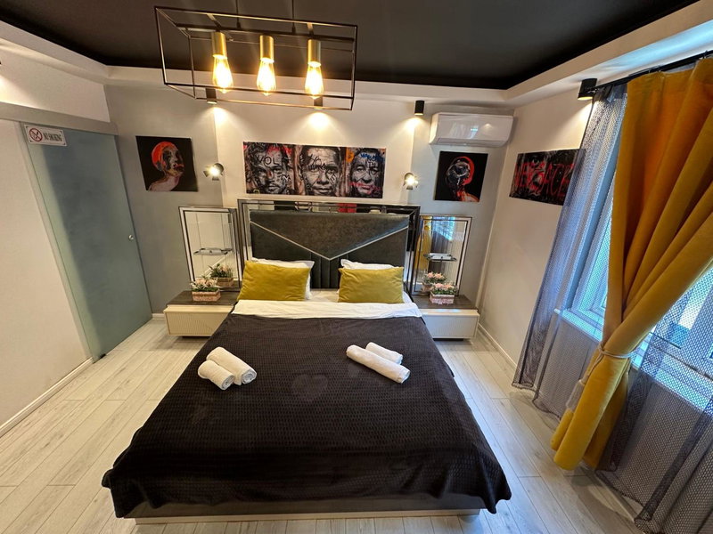 The Fame - Modern Studio in Top Location & Parking, Craiova, Romania