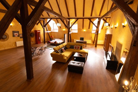 The Attic - Large Open-Space in the Old Town of Brasov, minutes away from The Black Church, Braşov, Romania