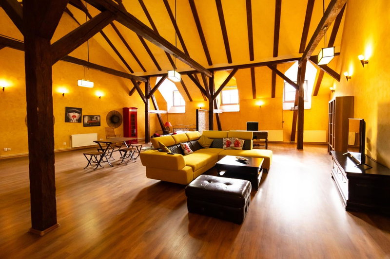 The Attic - Large Open-Space in the Old Town of Brasov, minutes away from The Black Church, Braşov, Romania