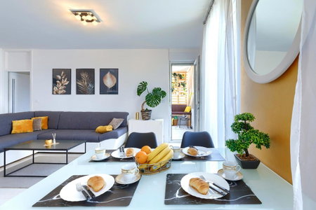Seny Gold, Pula, Croatia