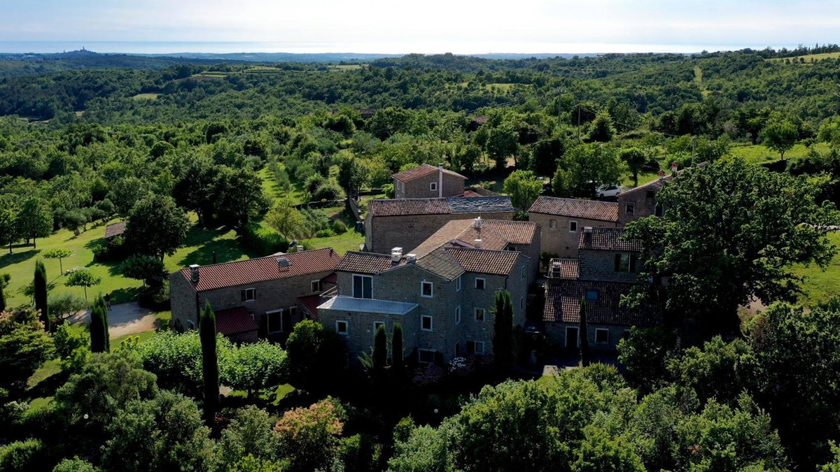 Hotel · L'Abbraccio della Quercia - Apartments, Momjan
