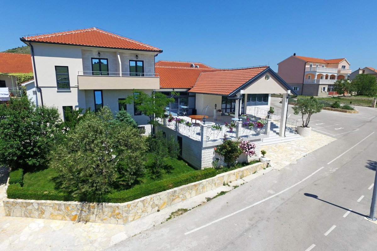 Hotel · B&B Ave Maria, Vrpolje