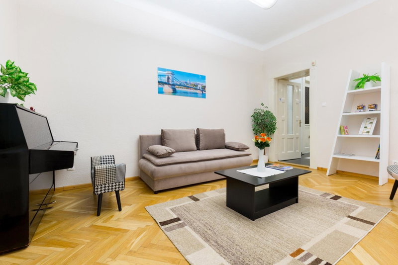 K17 Kinizsi Apartment, Budapest, Hungary