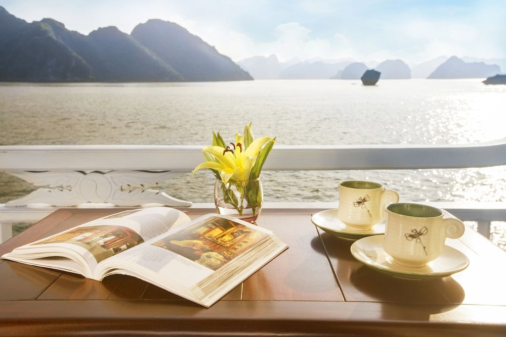 Hotel · Hera Classic Boutique Cruises, Ha Long